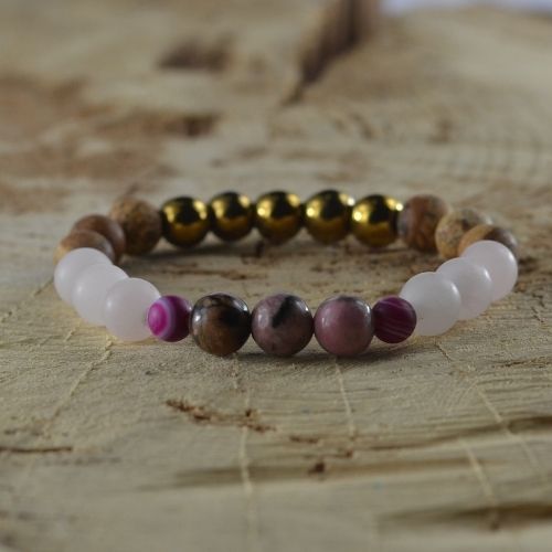 mineralni-naramek-s-ruzeninem